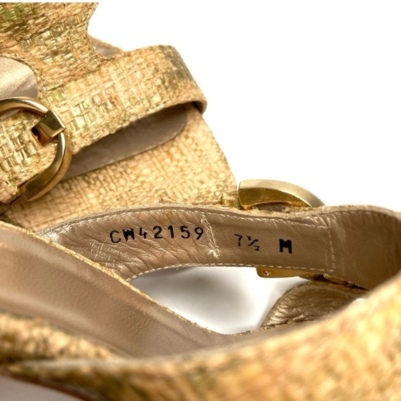 Vintage STUART WEITZMAN Raffia and Gold Metal Heeled Sandals - Picture 4 of 16